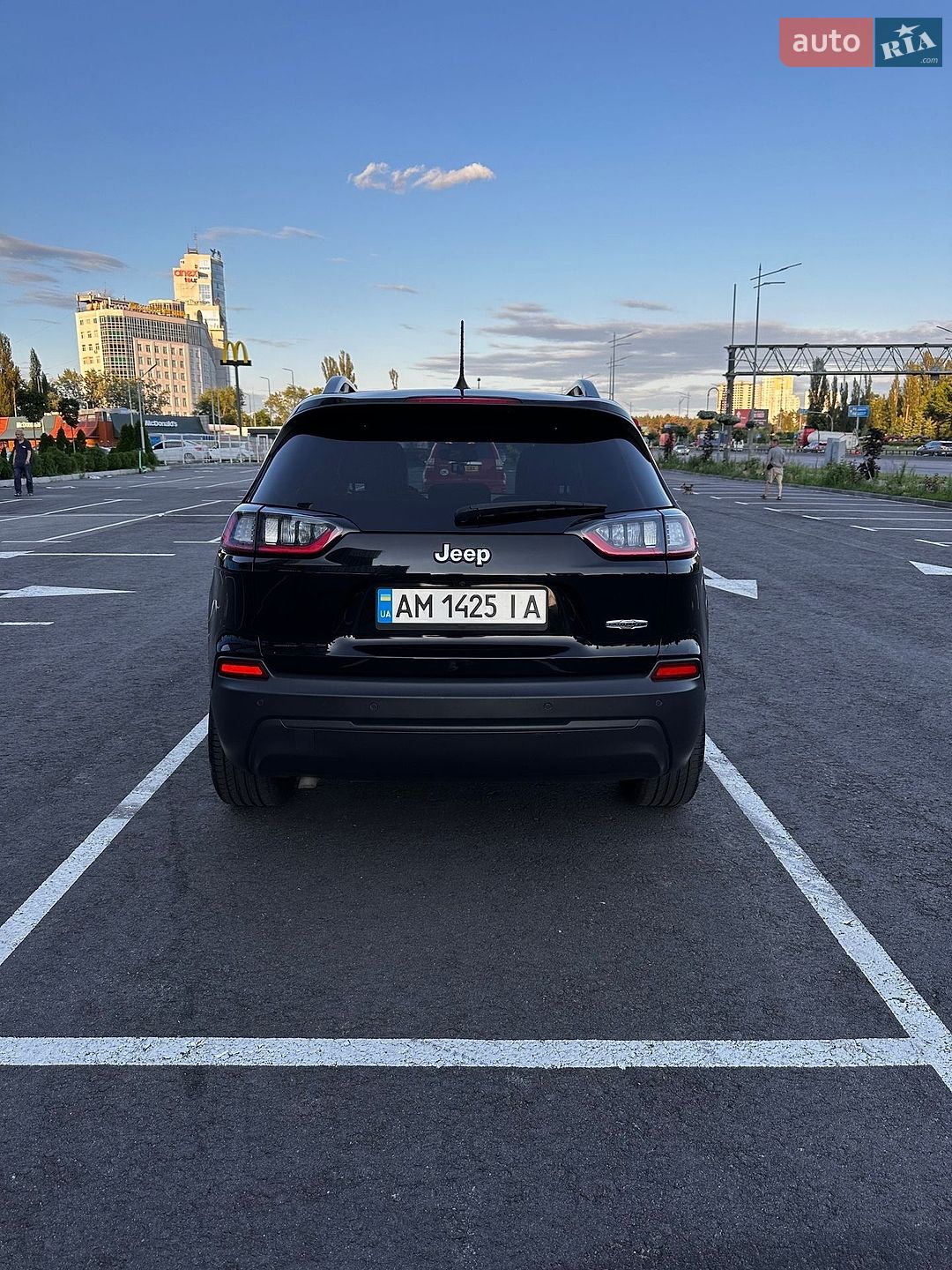 Jeep Cherokee 2020 VIN 1C4PJLLB8MD169708 фото оголошення 5 з 31