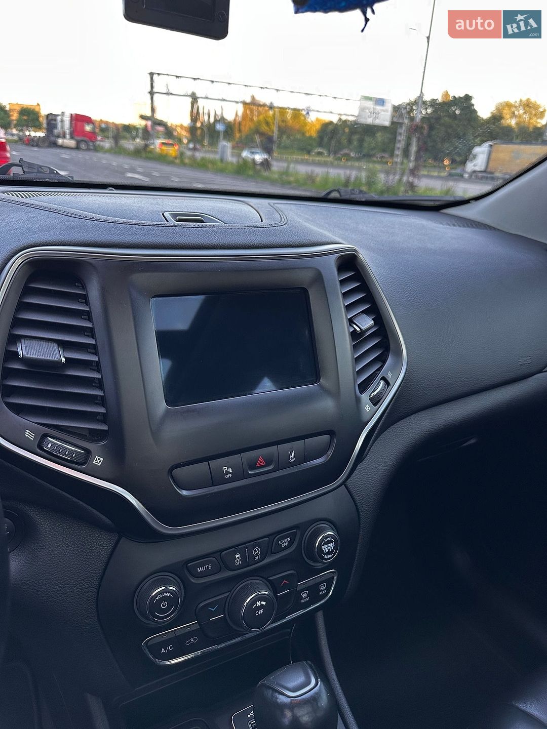 Jeep Cherokee 2020 VIN 1C4PJLLB8MD169708 фото оголошення 15 з 31