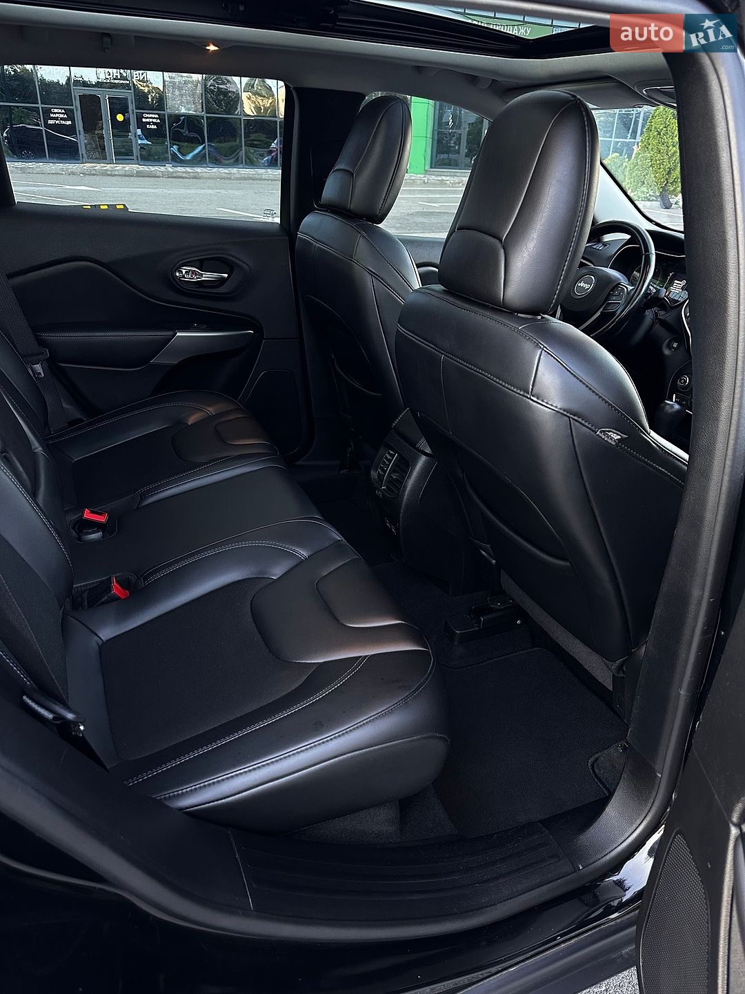 Jeep Cherokee 2020 VIN 1C4PJLLB8MD169708 фото оголошення 19 з 31