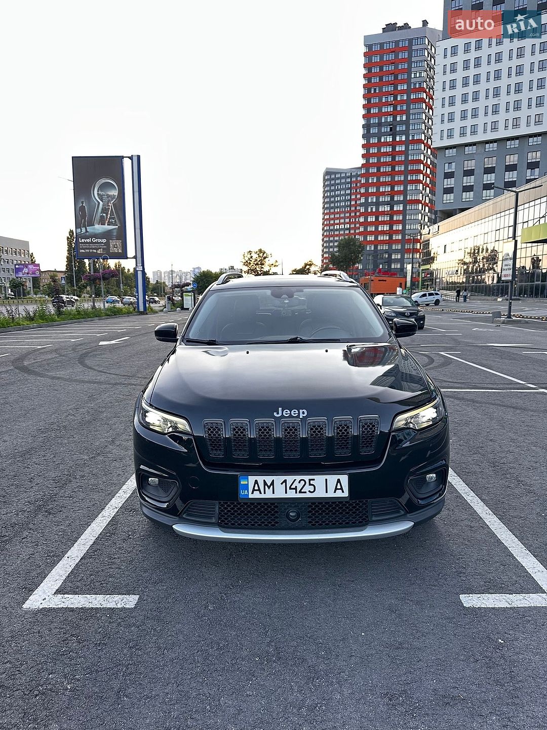 Jeep Cherokee 2020 VIN 1C4PJLLB8MD169708 фото оголошення 2 з 31