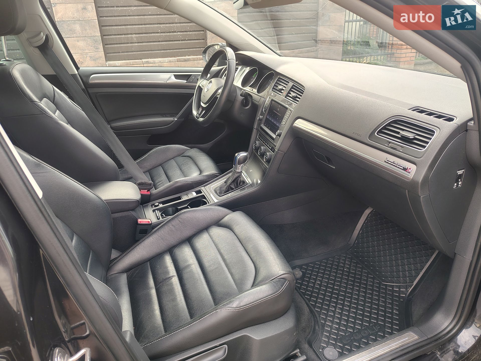 Volkswagen e-Golf 2016 VIN WVWZZZAUZHW901316 фото оголошення 9 з 17