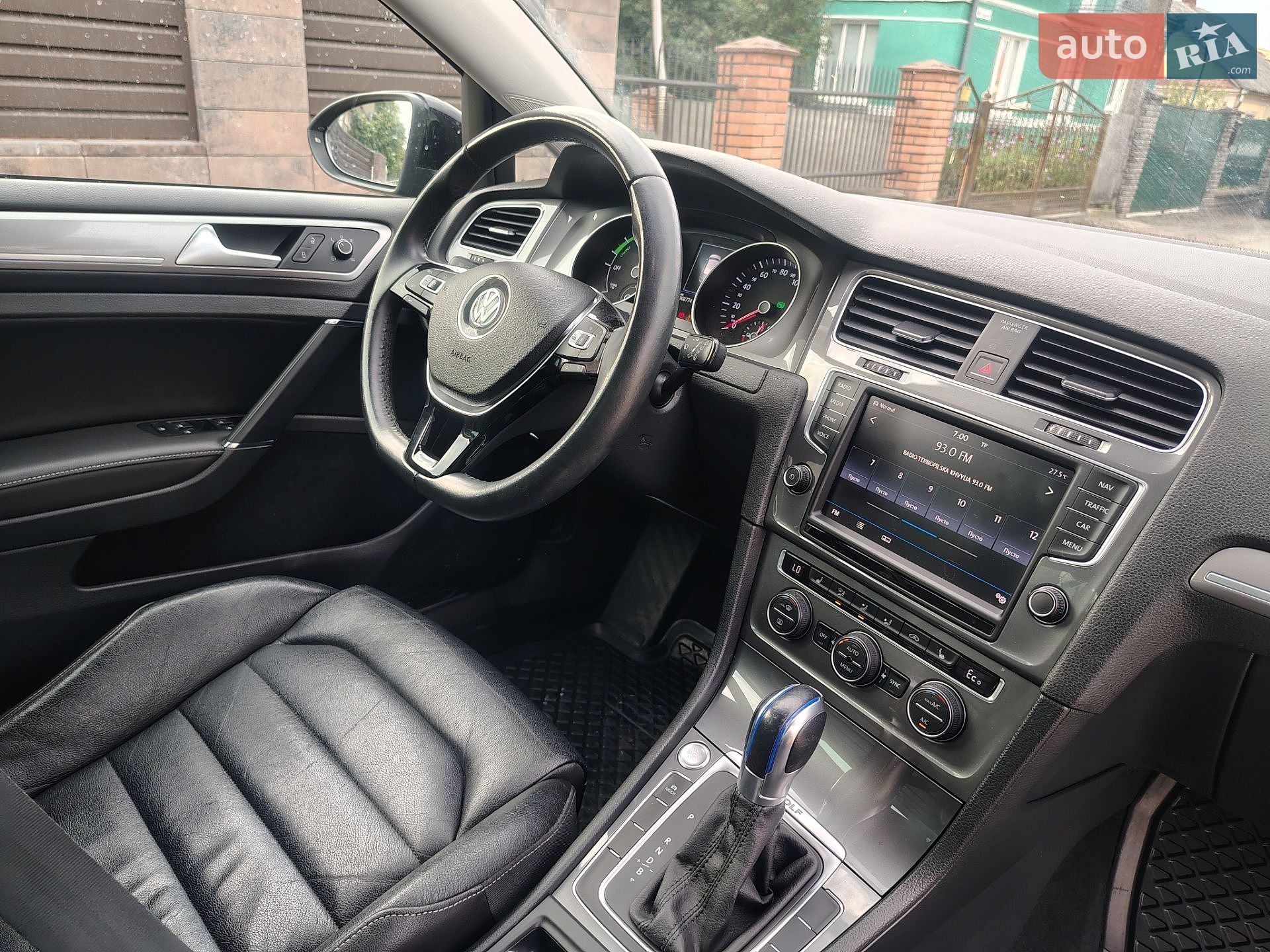 Volkswagen e-Golf 2016 VIN WVWZZZAUZHW901316 фото оголошення 10 з 17