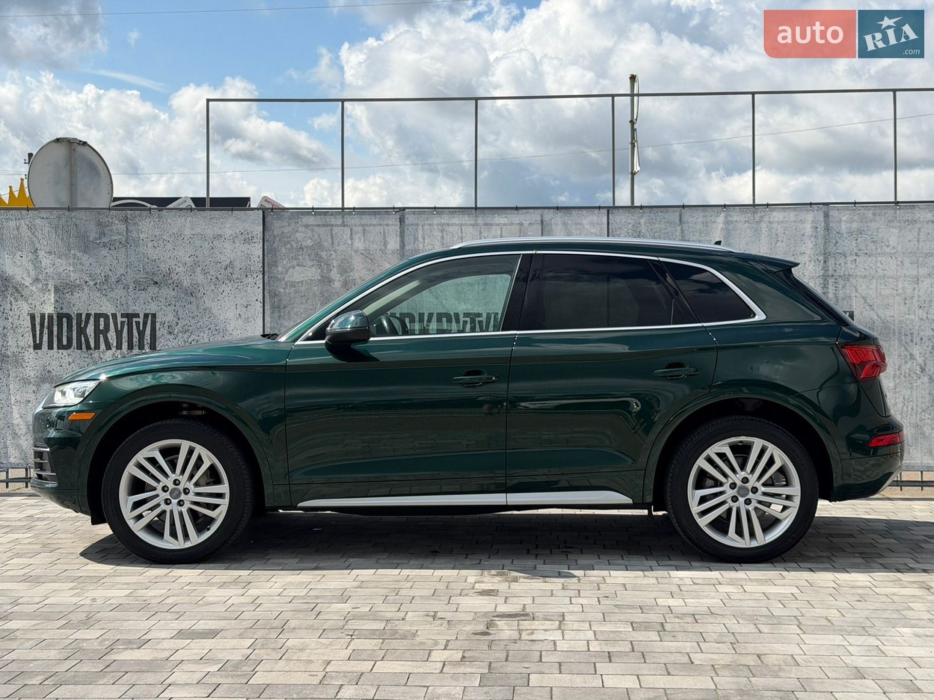 Audi Q5 2018 VIN WA1BNAFY6J2183787 фото оголошення 12 з 41