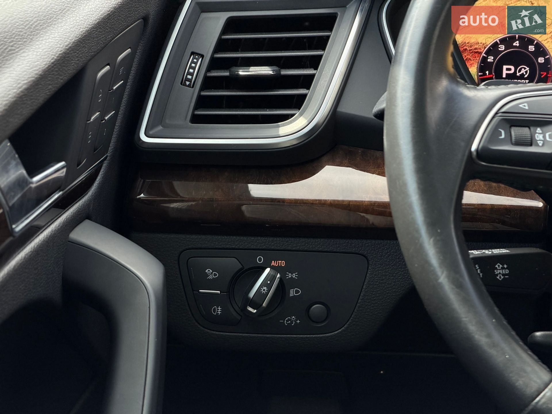 Audi Q5 2018 VIN WA1BNAFY6J2183787 фото оголошення 26 з 41