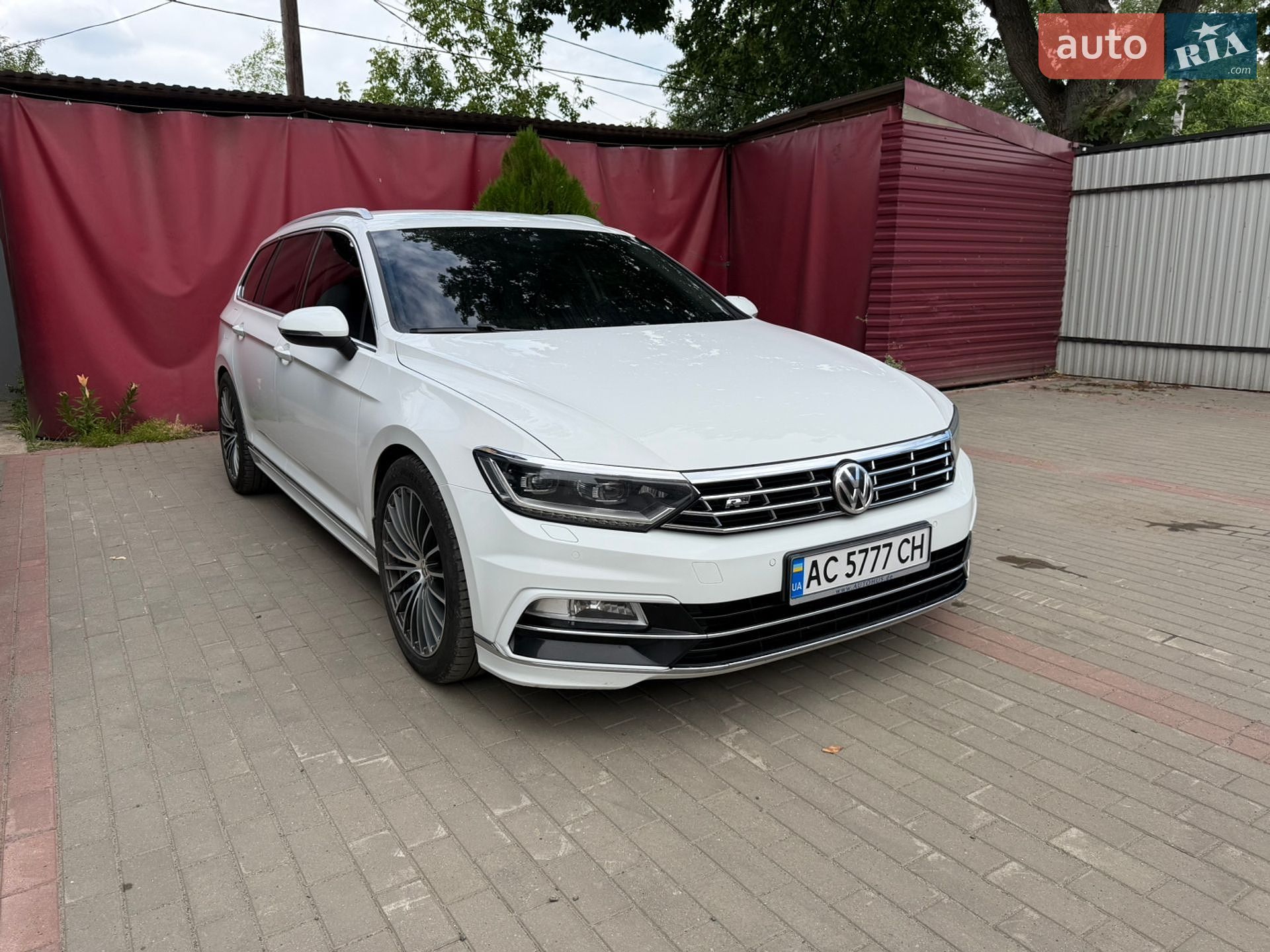 Volkswagen Passat 2018 VIN WVWZZZ3CZKE026334 фото оголошення 2 з 48