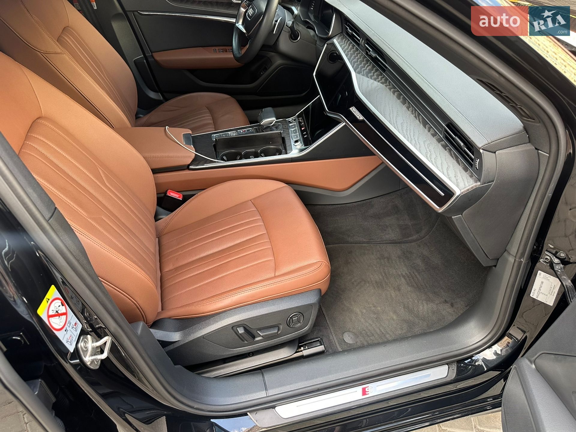 Audi A6 2023 VIN WAUZZZF28PN071080 фото оголошення 9 з 18