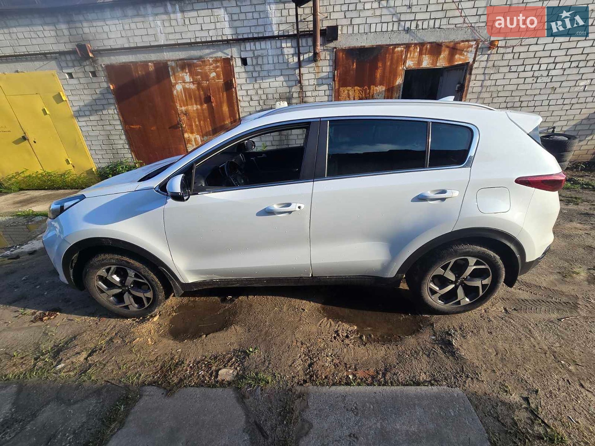 Kia Sportage 2019 VIN U5YPG814AKL725898 фото оголошення 2 з 9