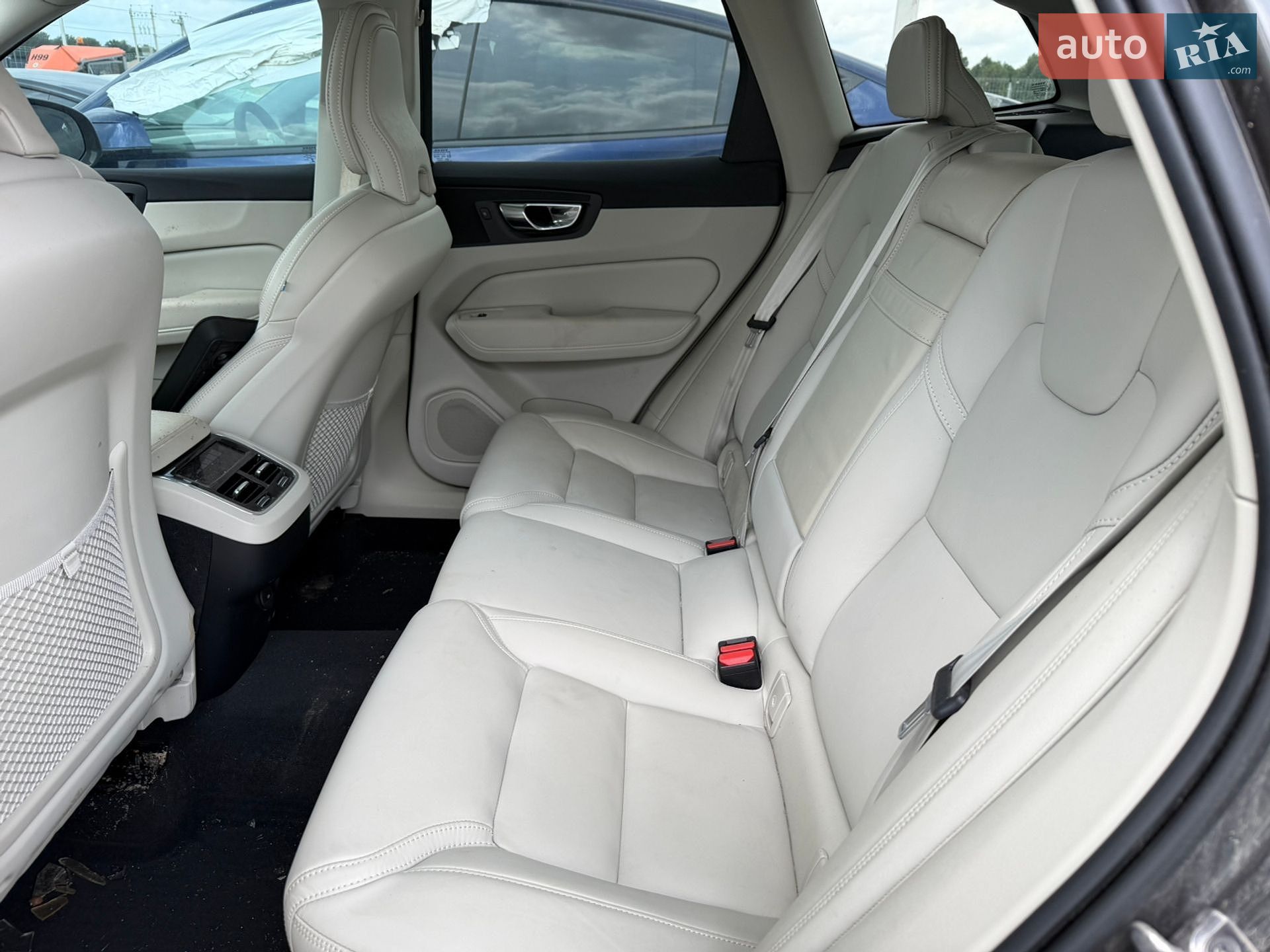 Volvo XC60 2022 VIN YV4L12DL2N1945444 фото оголошення 4 з 14