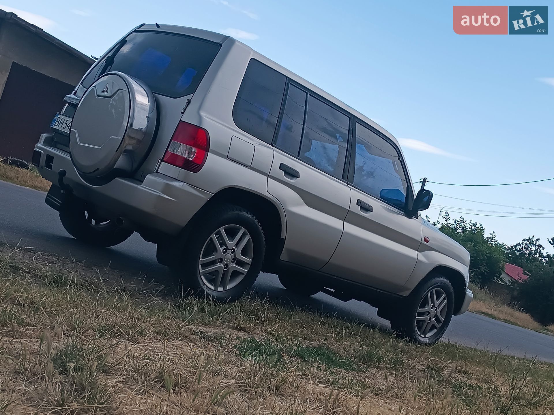 Mitsubishi Pajero 2002 VIN JMP0RH76W2X004317 фото оголошення 3 з 26
