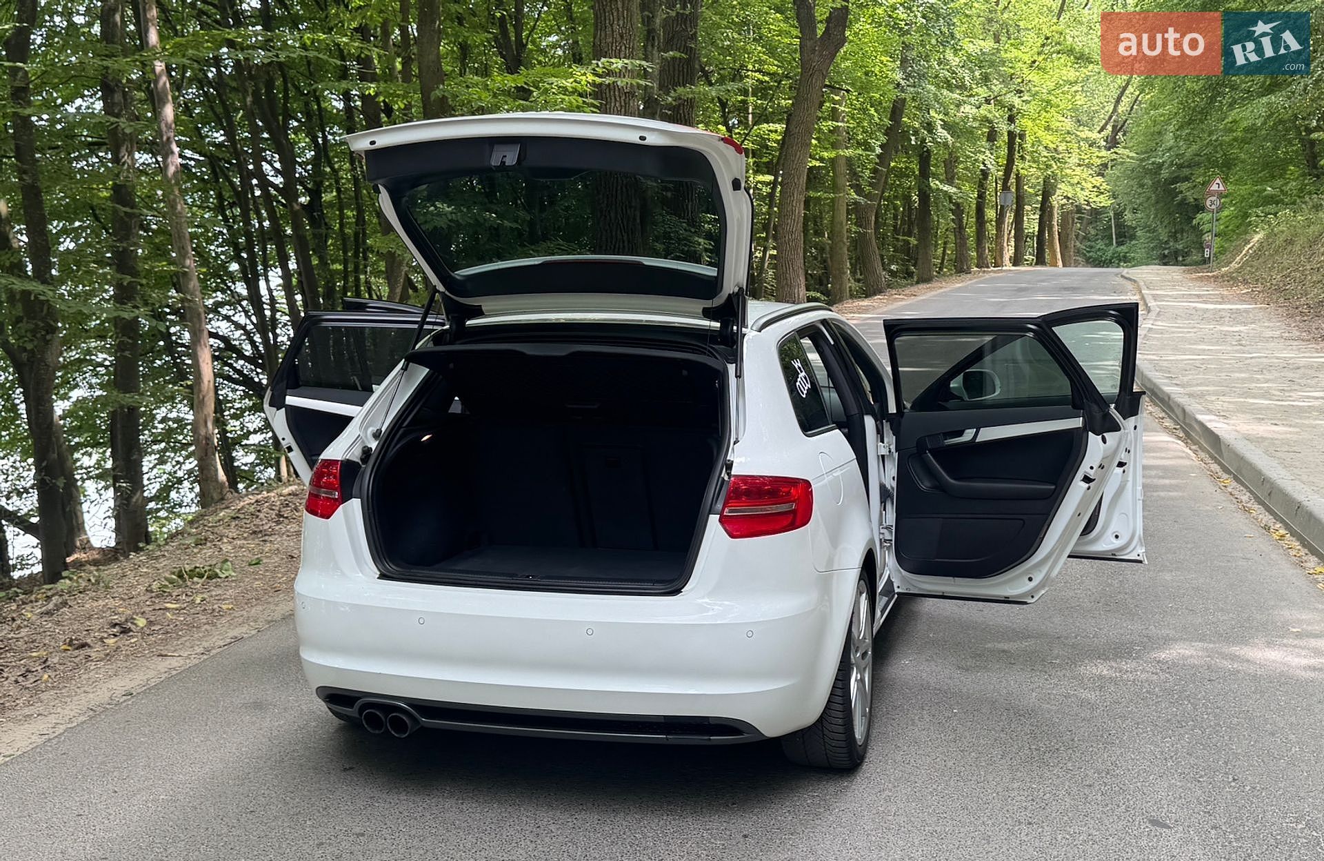 Audi A3 2011 VIN WAUZZZ8P2CA056598 фото оголошення 25 з 52