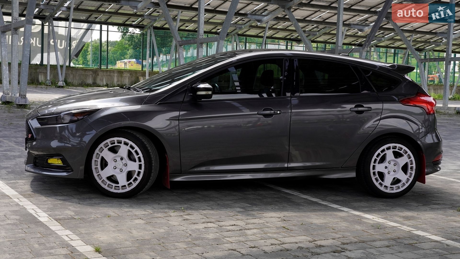 Ford Focus 2017 VIN 1FADP3L9XHL322847 фото оголошення 7 з 47