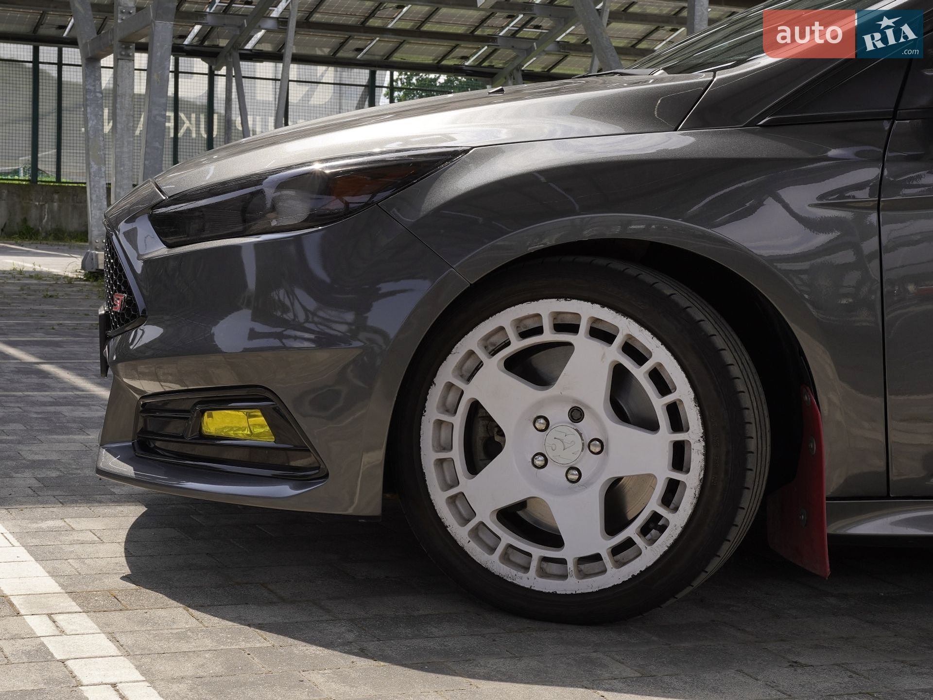 Ford Focus 2017 VIN 1FADP3L9XHL322847 фото оголошення 9 з 47