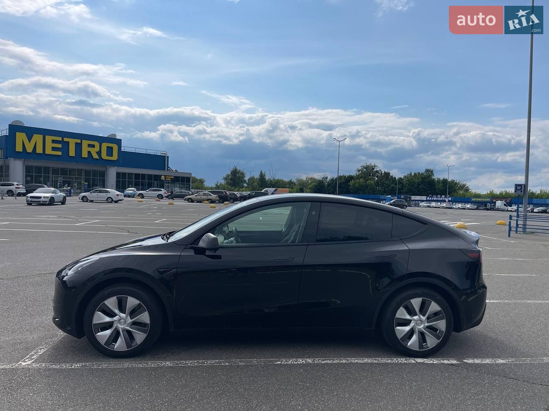 Tesla Model Y 2023 VIN XP7YGCESXRB253169 фото оголошення 2 з 10