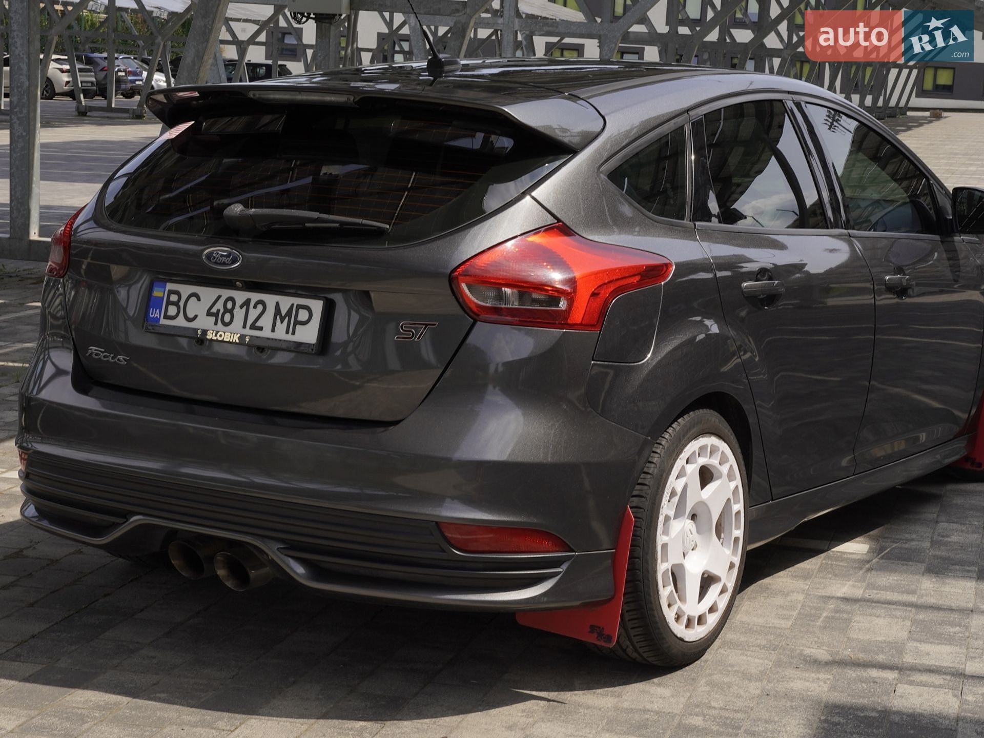 Ford Focus 2017 VIN 1FADP3L9XHL322847 фото оголошення 13 з 47