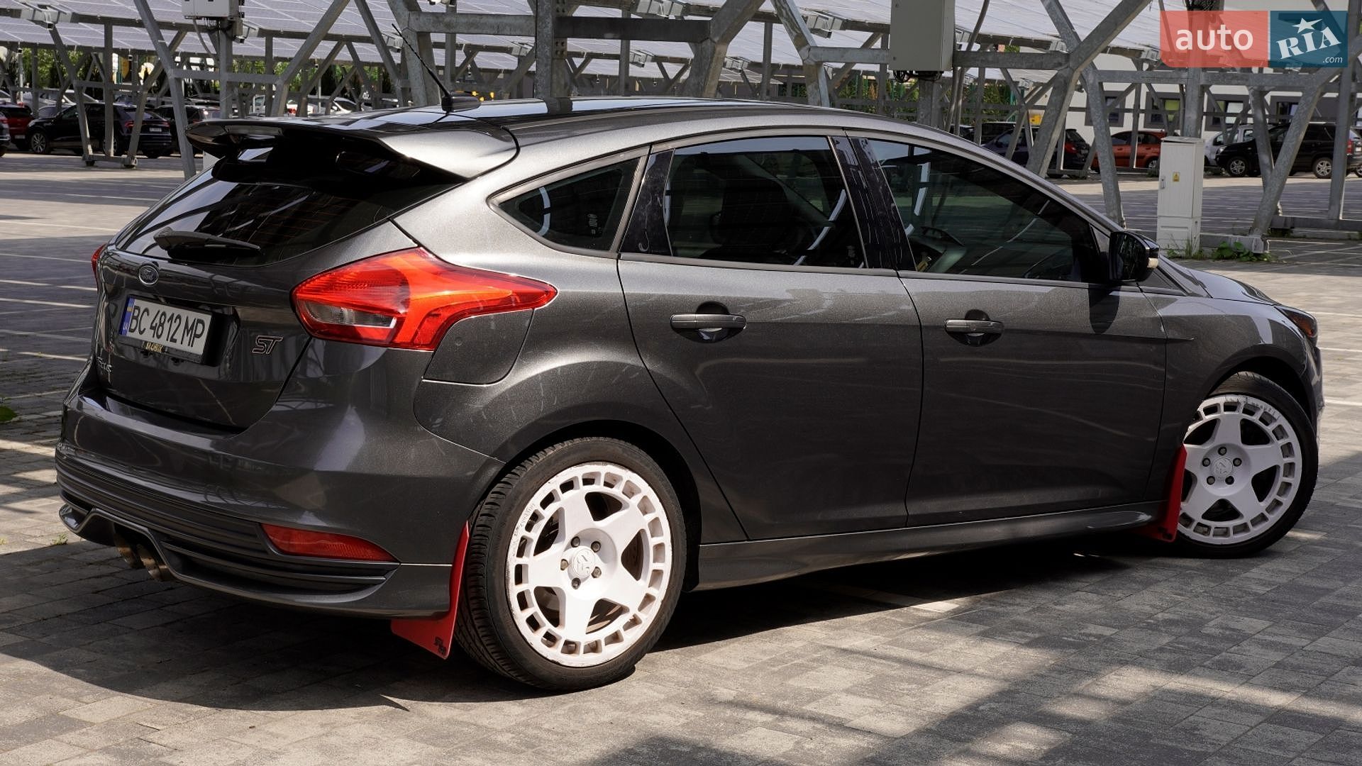 Ford Focus 2017 VIN 1FADP3L9XHL322847 фото оголошення 14 з 47