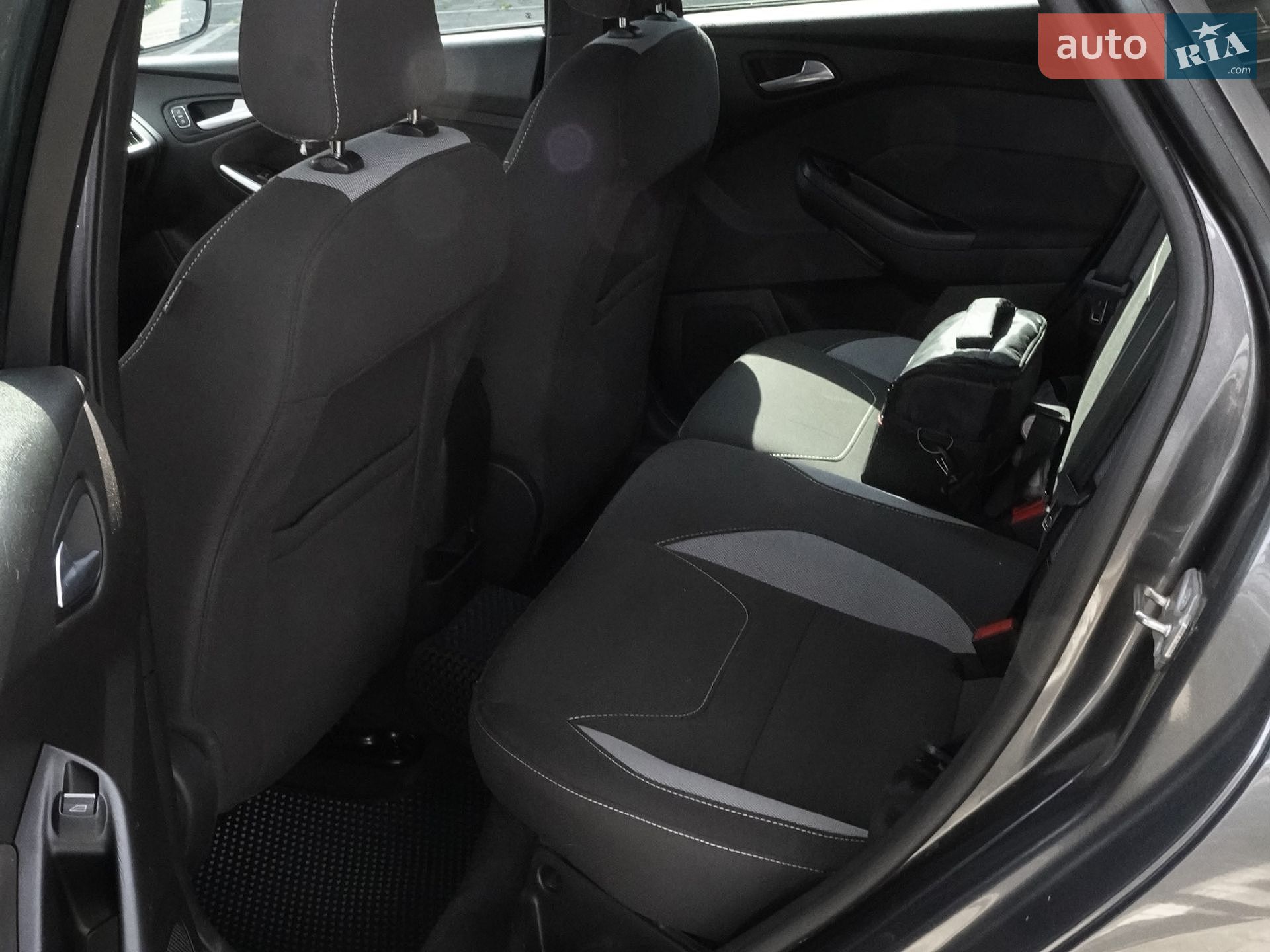 Ford Focus 2017 VIN 1FADP3L9XHL322847 фото оголошення 28 з 47