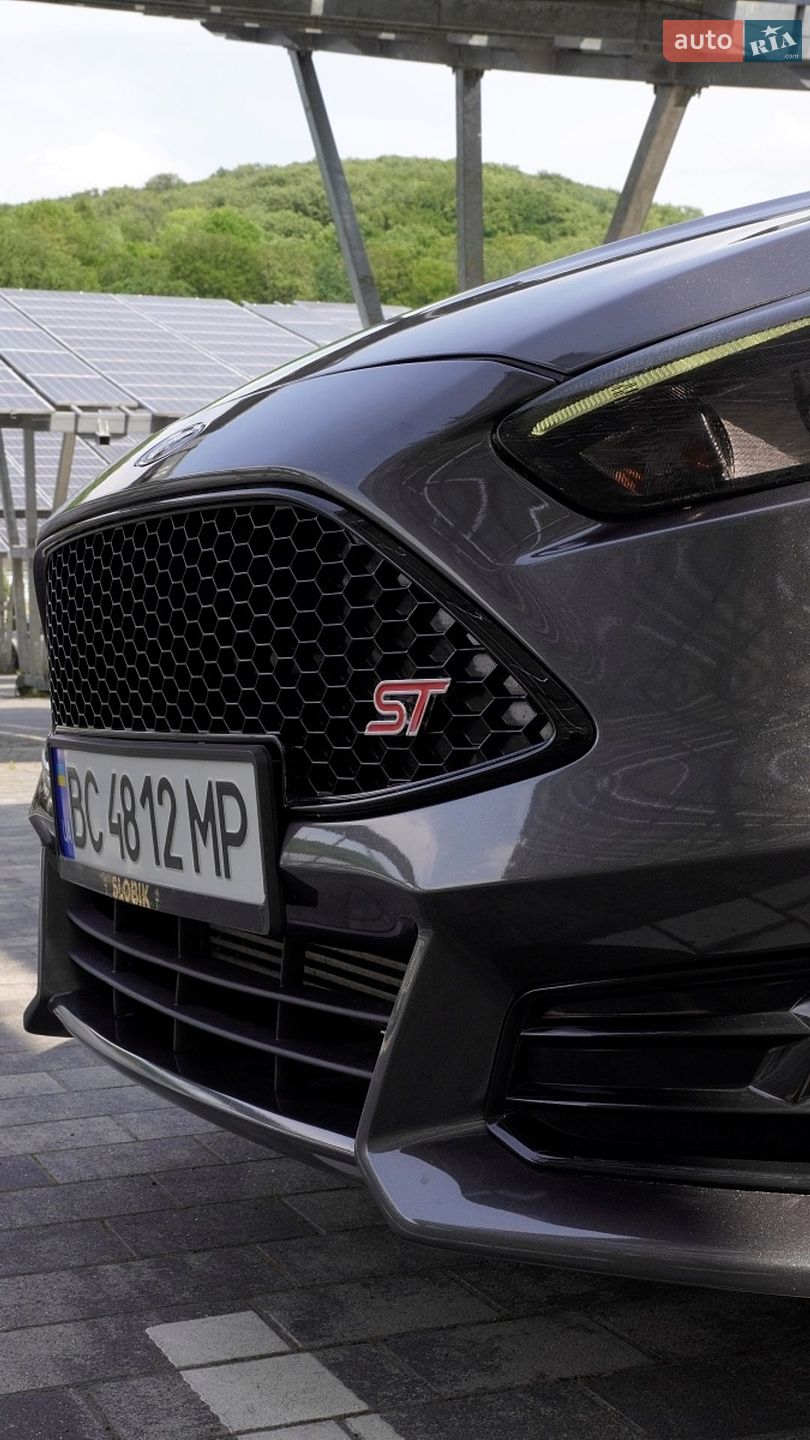 Ford Focus 2017 VIN 1FADP3L9XHL322847 фото оголошення 36 з 47