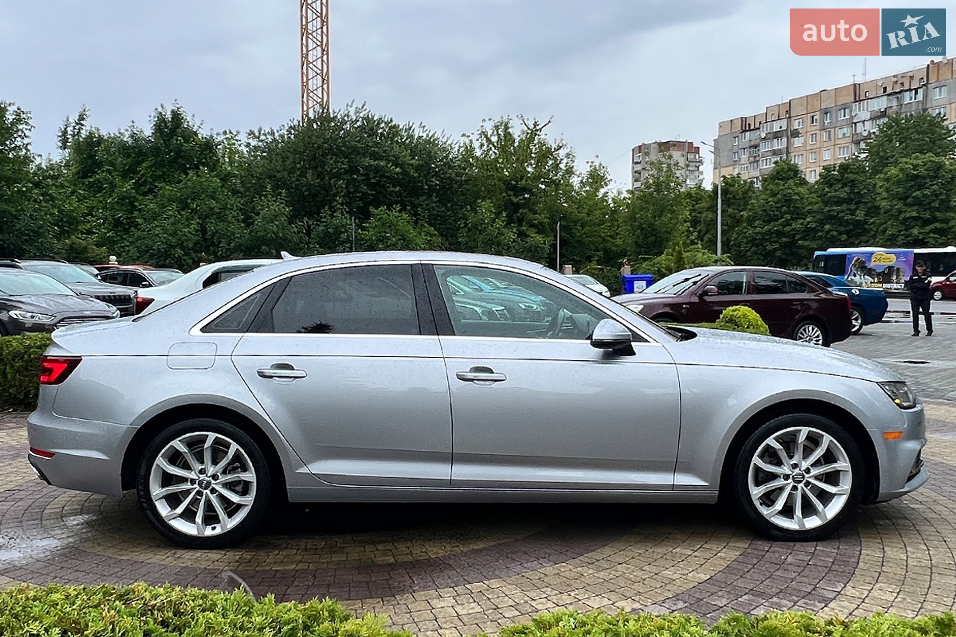 Audi A4 2019 VIN WAUGMAF45KN010142 фото оголошення 8 з 33
