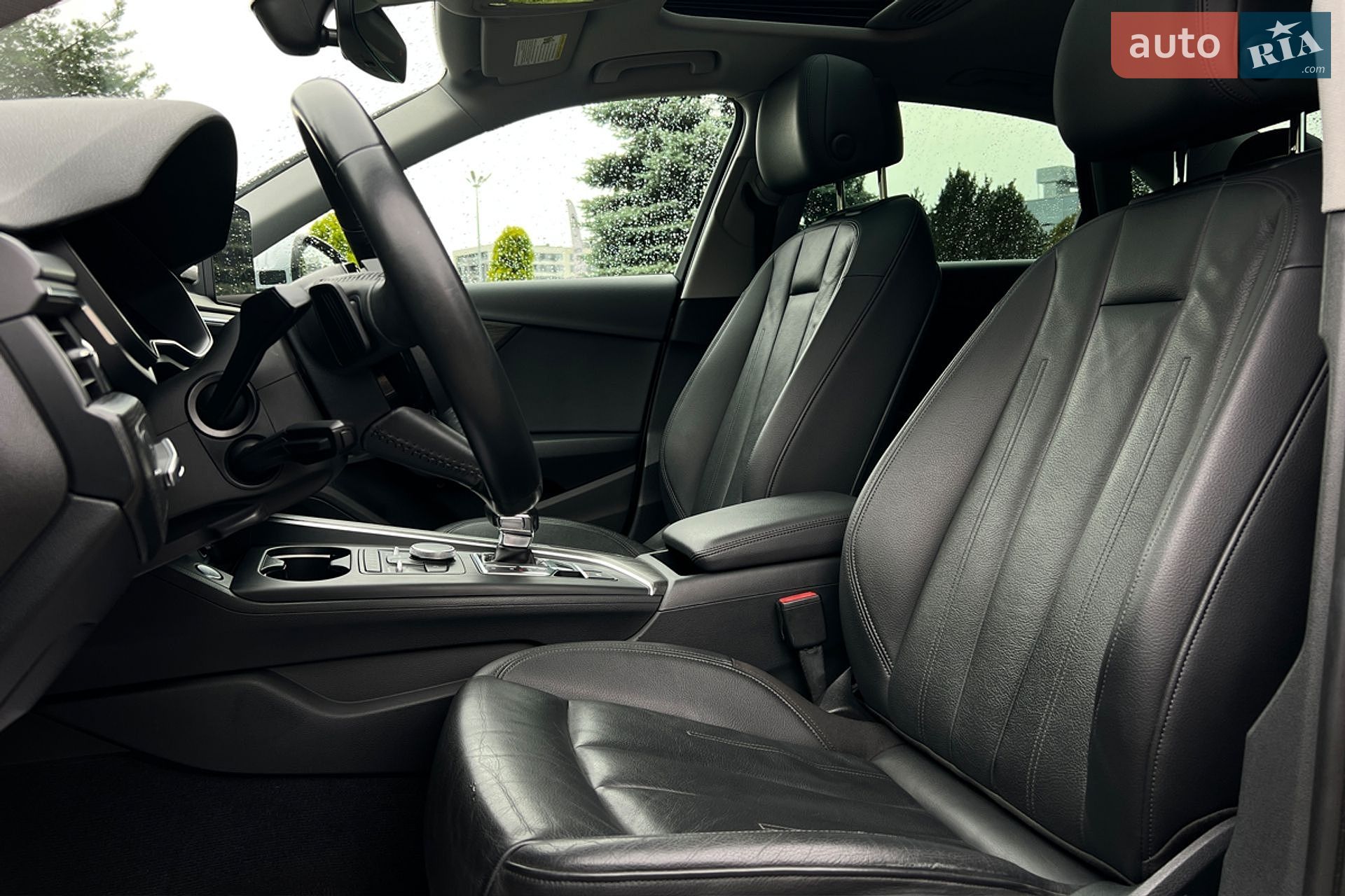 Audi A4 2019 VIN WAUGMAF45KN010142 фото оголошення 9 з 33