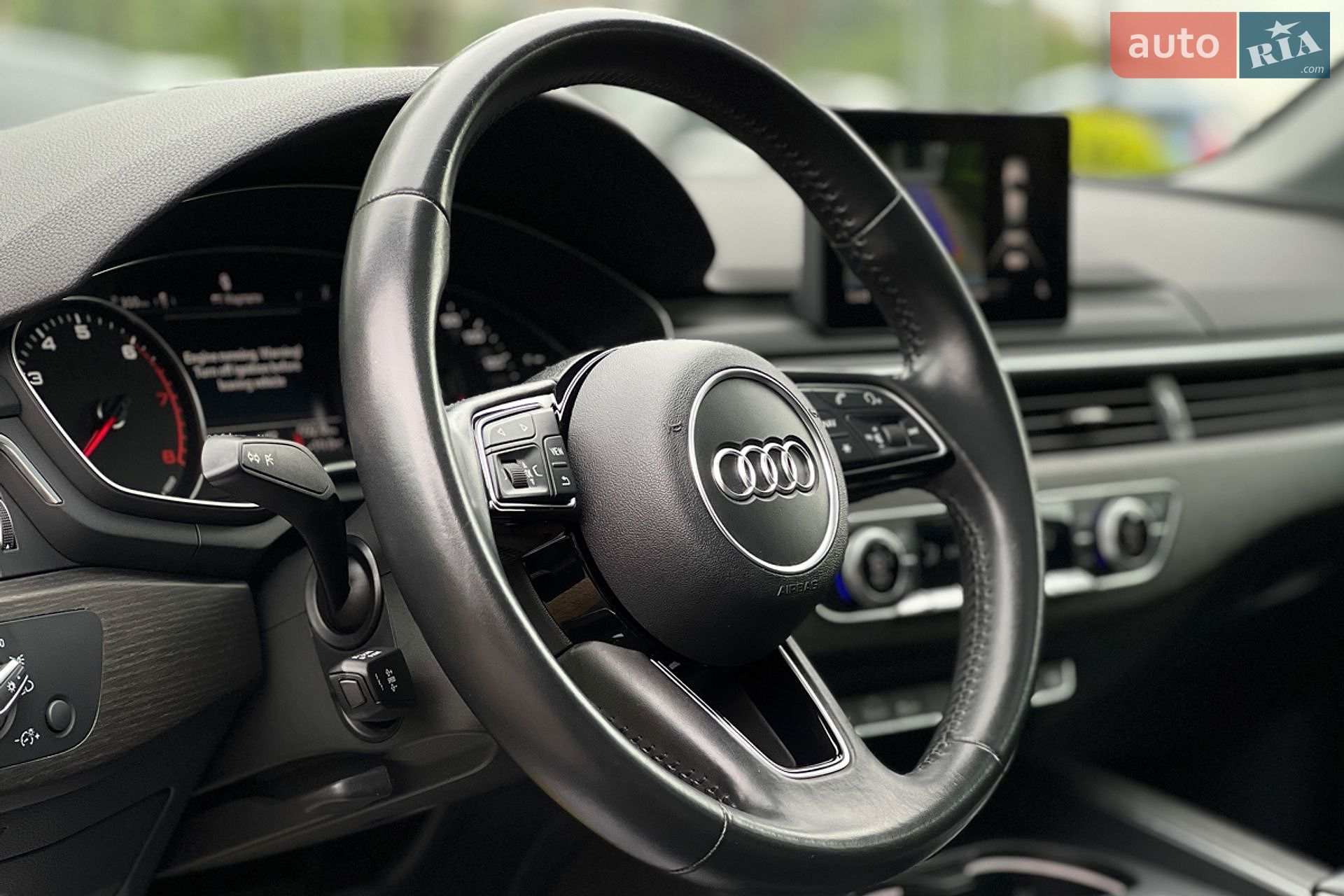 Audi A4 2019 VIN WAUGMAF45KN010142 фото оголошення 11 з 33