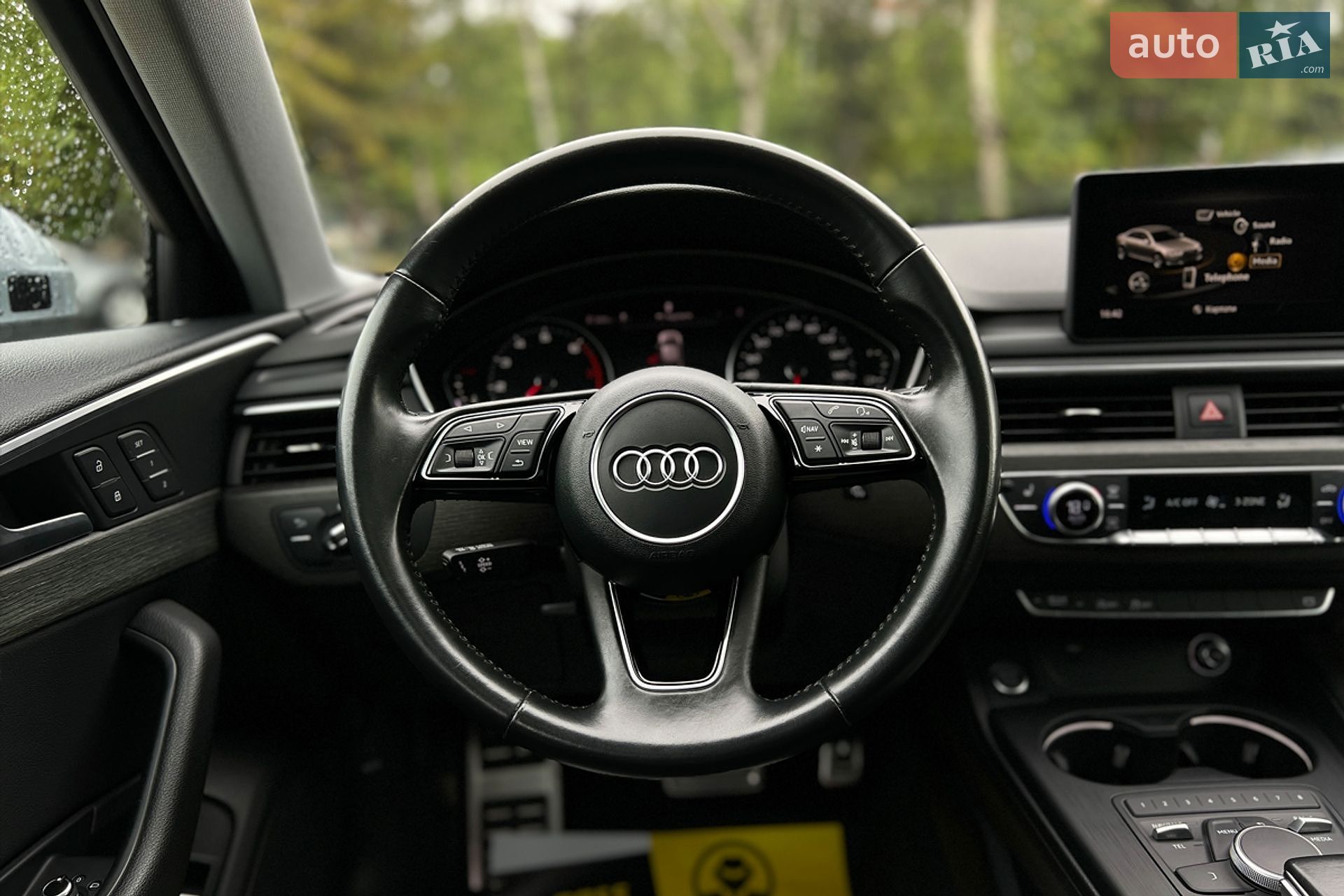 Audi A4 2019 VIN WAUGMAF45KN010142 фото оголошення 12 з 33