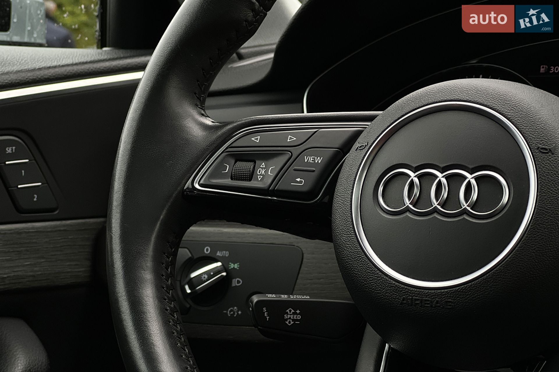 Audi A4 2019 VIN WAUGMAF45KN010142 фото оголошення 13 з 33
