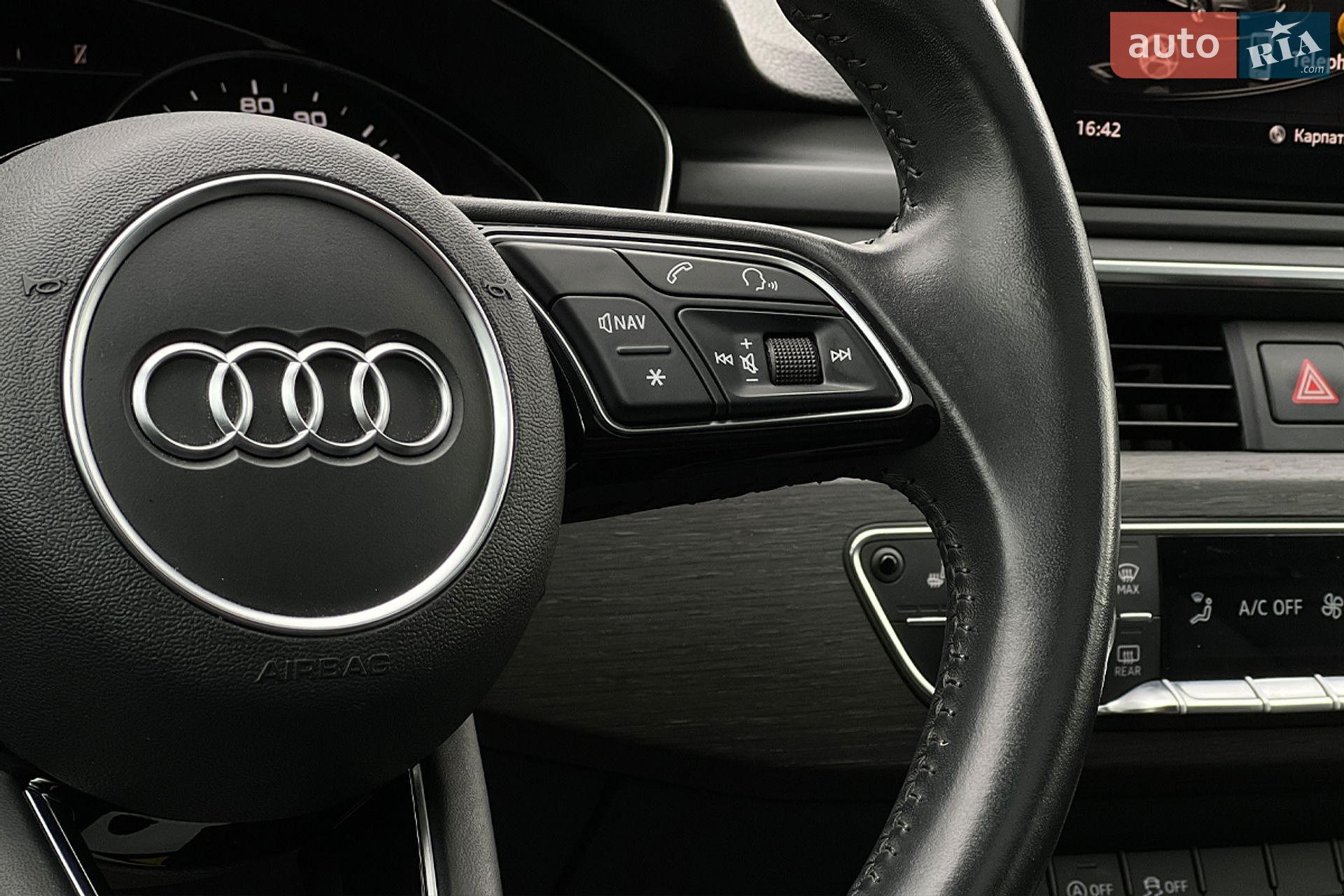 Audi A4 2019 VIN WAUGMAF45KN010142 фото оголошення 14 з 33