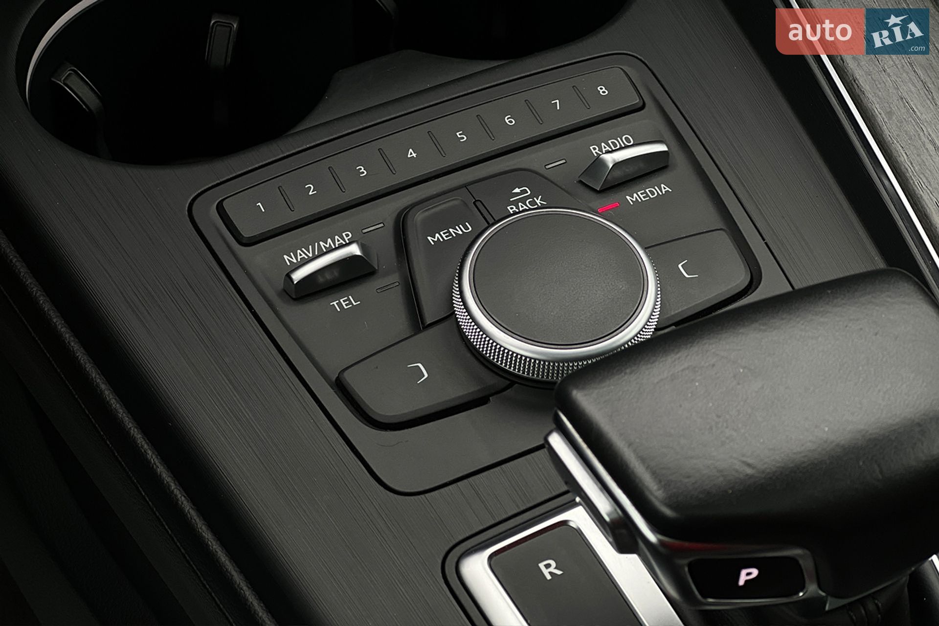 Audi A4 2019 VIN WAUGMAF45KN010142 фото оголошення 22 з 33