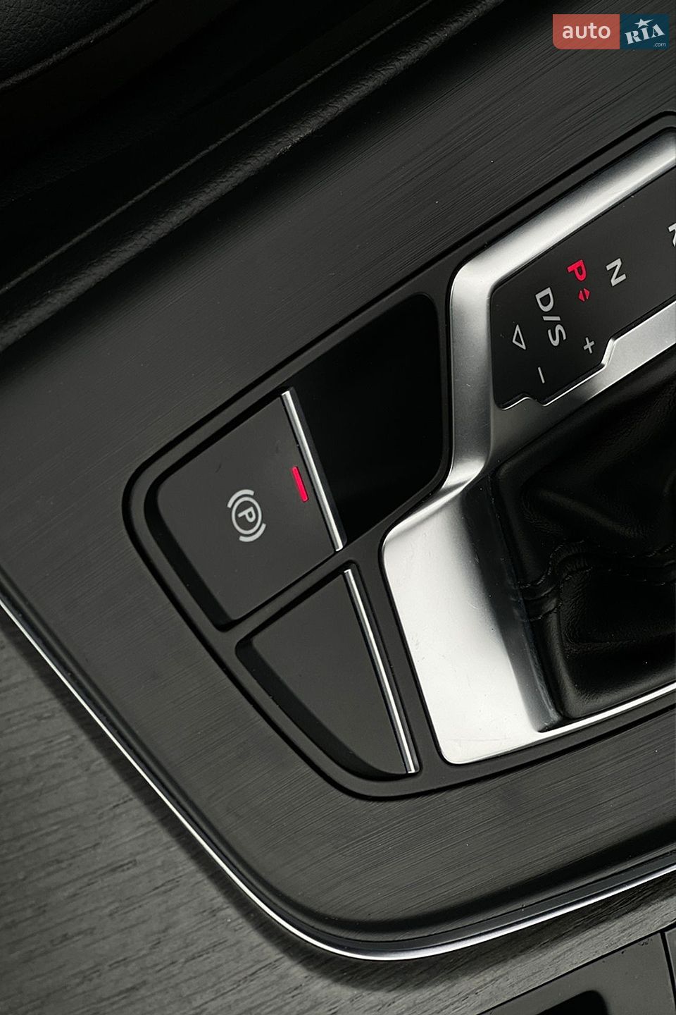 Audi A4 2019 VIN WAUGMAF45KN010142 фото оголошення 24 з 33