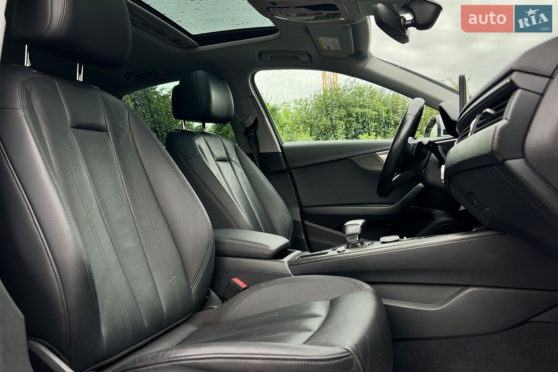 Audi A4 2019 VIN WAUGMAF45KN010142 фото оголошення 29 з 33