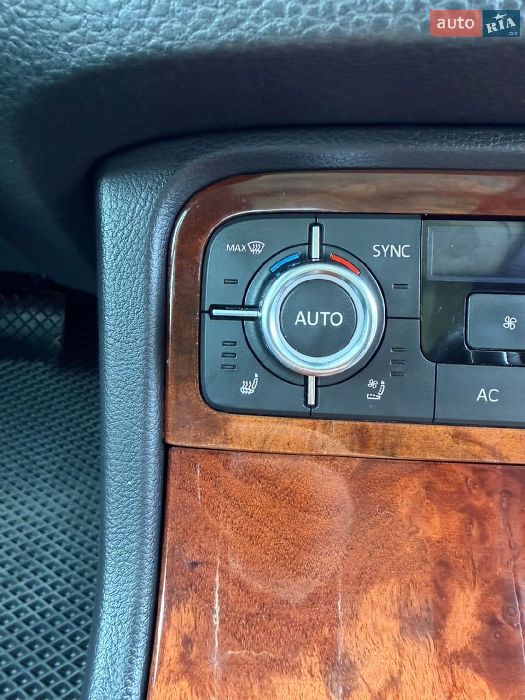 Volkswagen Touareg 2011 VIN WVGZZZ7PZCD009264 фото оголошення 21 з 31