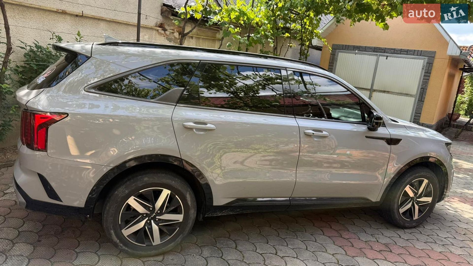 Kia Sorento 2022 VIN 5XYRH4LF1NG141913 фото оголошення 3 з 23