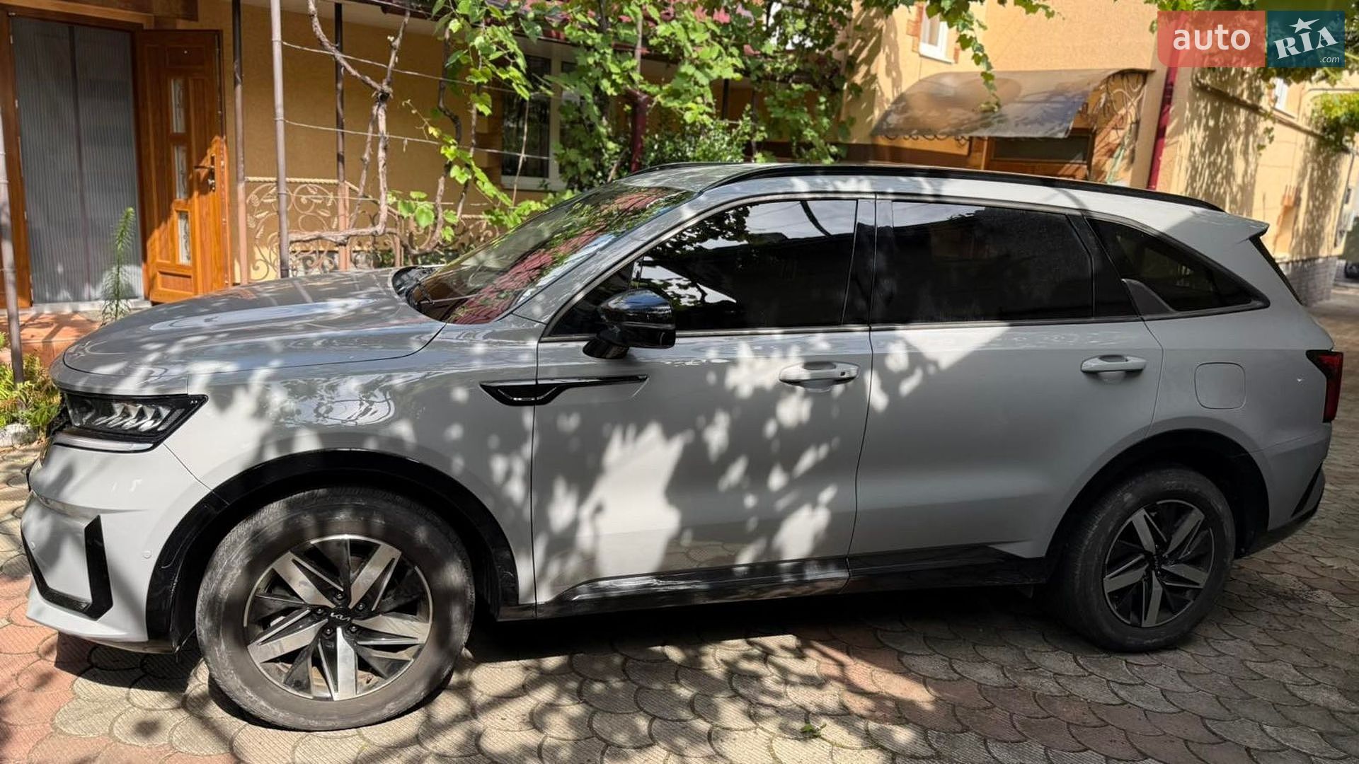 Kia Sorento 2022 VIN 5XYRH4LF1NG141913 фото оголошення 4 з 23