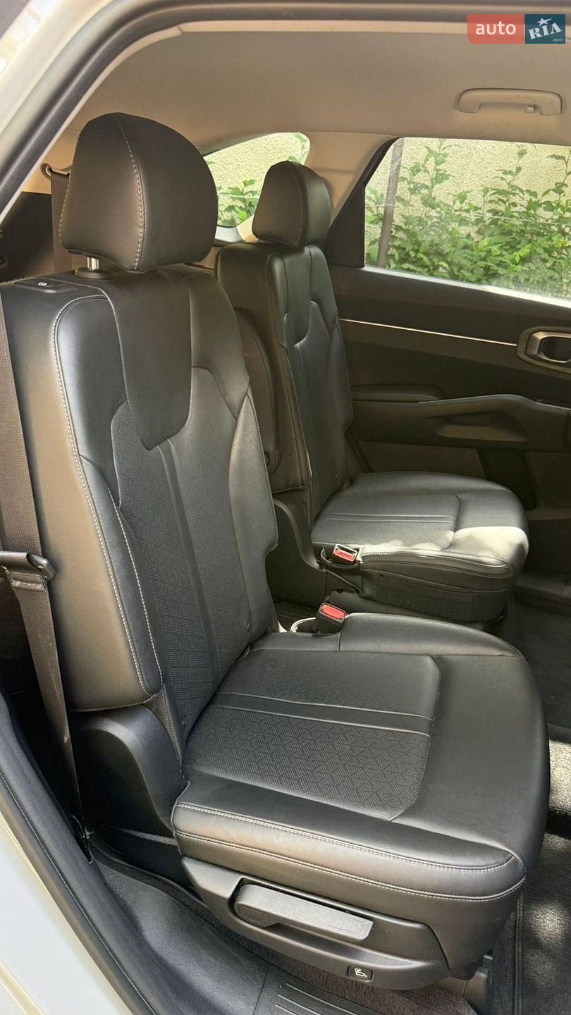 Kia Sorento 2022 VIN 5XYRH4LF1NG141913 фото оголошення 14 з 23