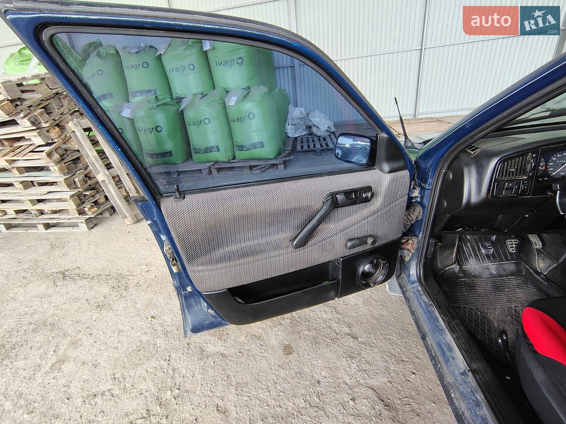 Volkswagen Passat 1992 VIN WVWZZZ31ZNB088876 фото оголошення 12 з 16
