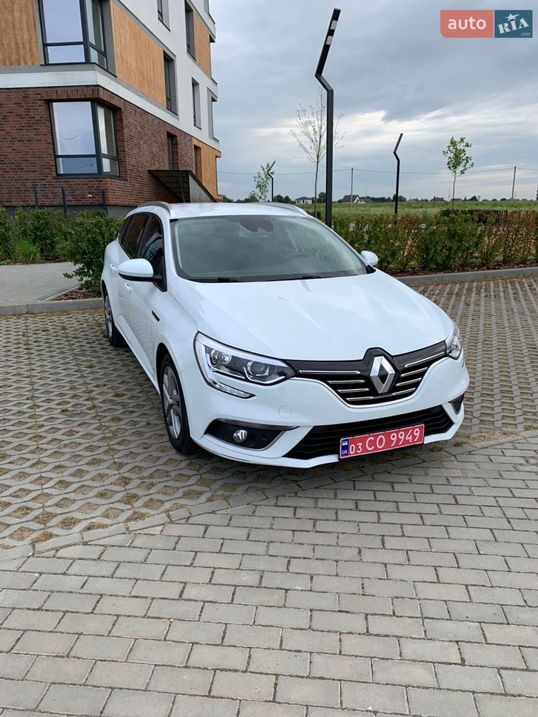 Renault Megane 2019 VIN VF1RFB00962912106 фото оголошення 4 з 75