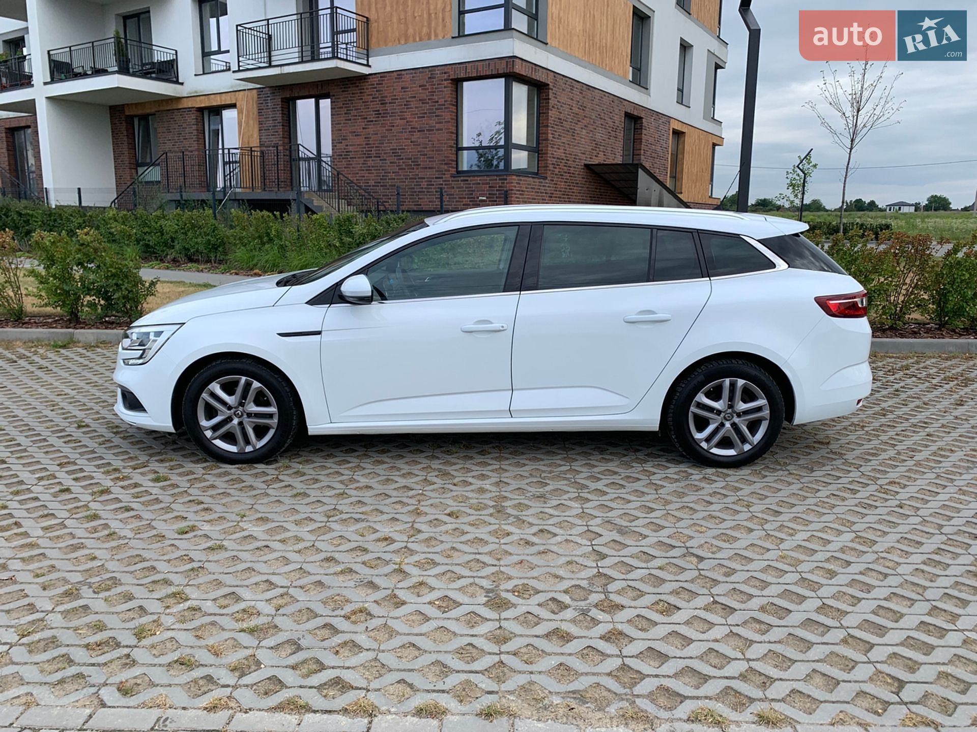 Renault Megane 2019 VIN VF1RFB00962912106 фото оголошення 23 з 75