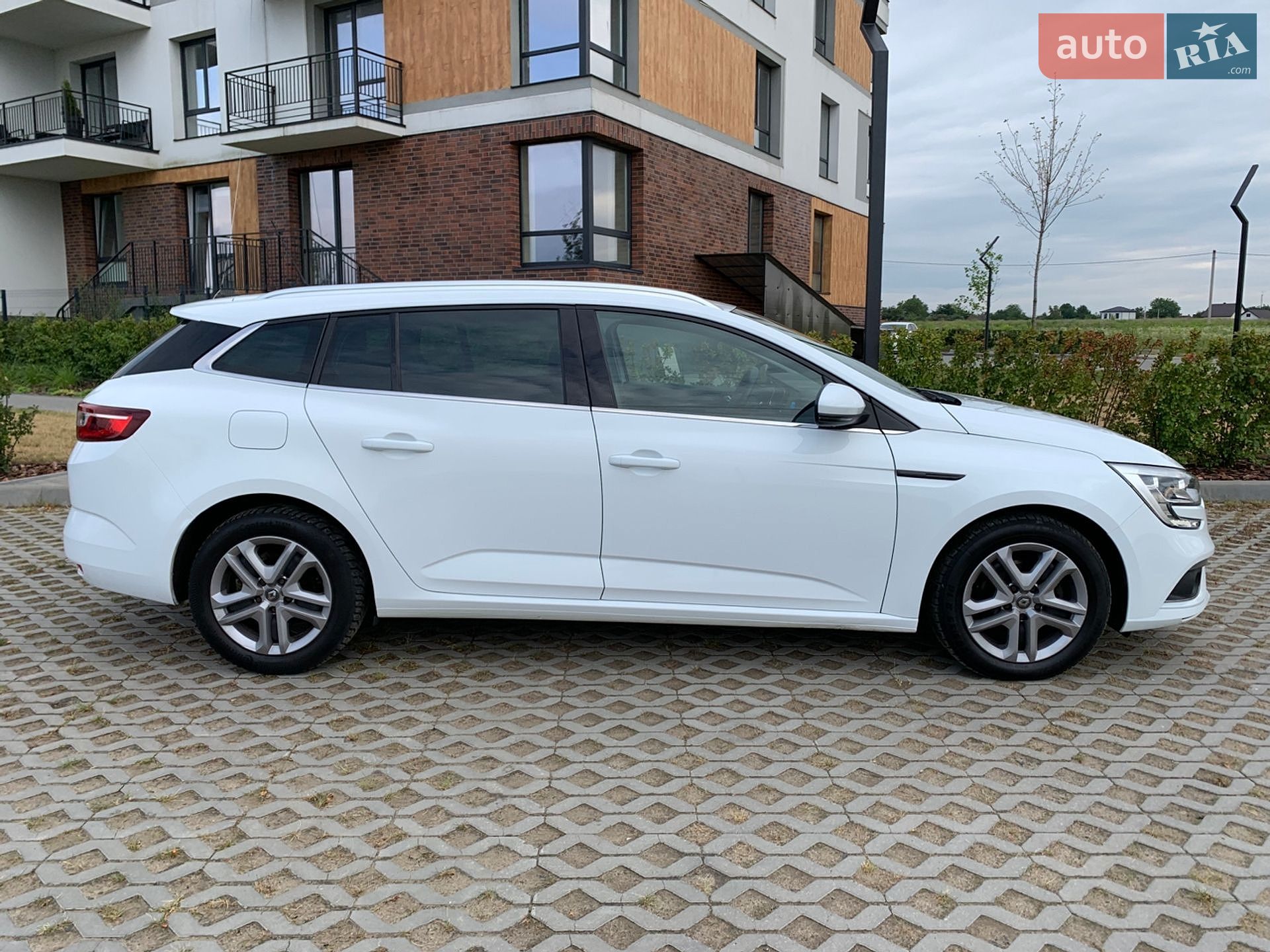 Renault Megane 2019 VIN VF1RFB00962912106 фото оголошення 34 з 75