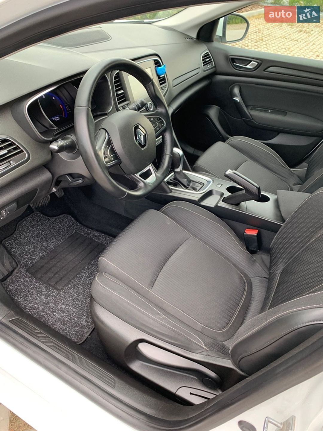 Renault Megane 2019 VIN VF1RFB00962912106 фото оголошення 49 з 75