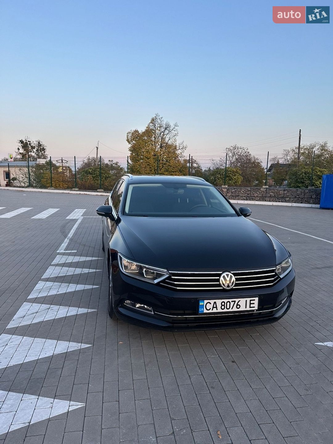 Volkswagen Passat 2017 VIN WVWZZZ3CZJE020121 фото оголошення 2 з 17