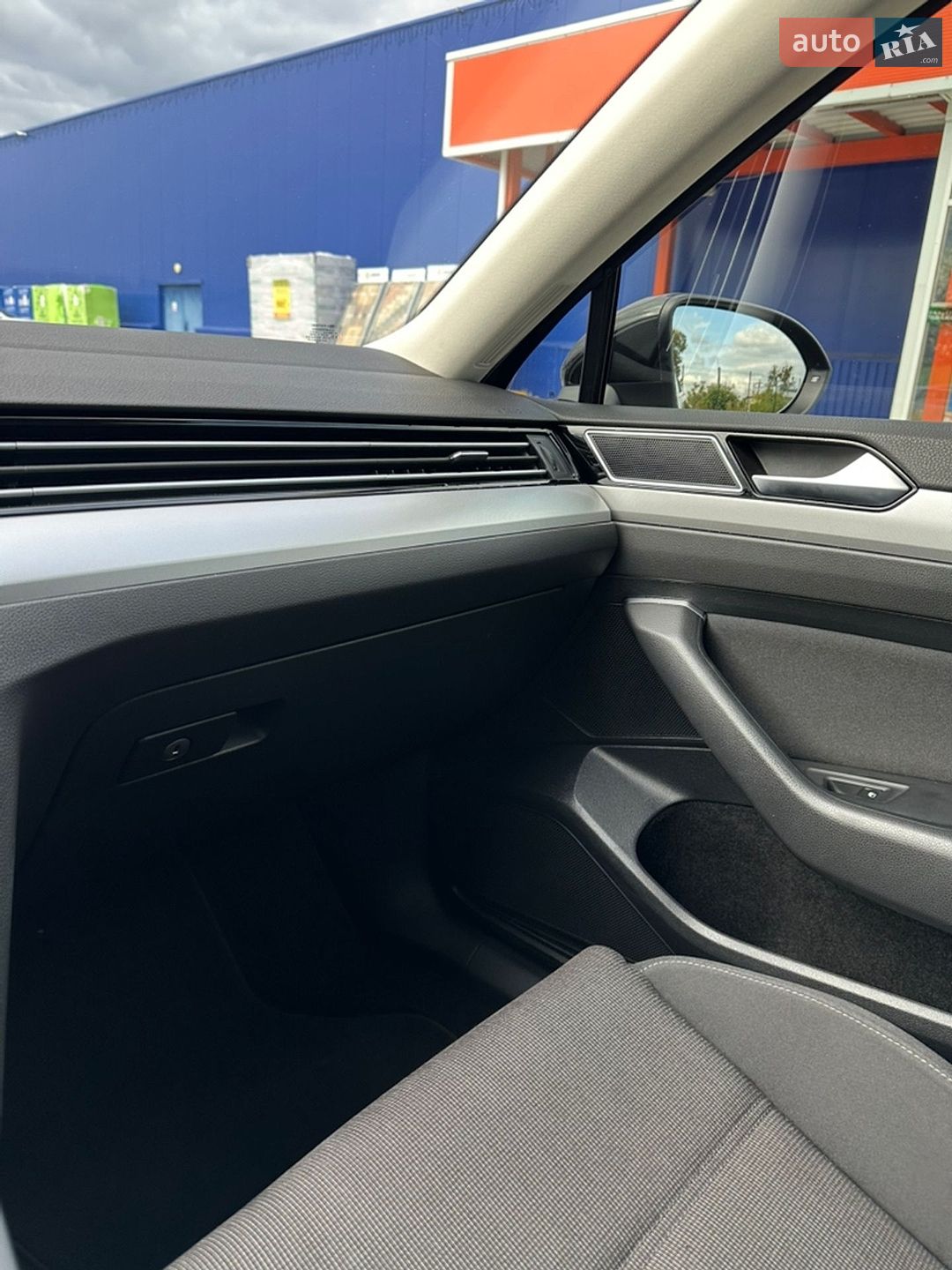 Volkswagen Passat 2017 VIN WVWZZZ3CZJE020121 фото оголошення 11 з 19