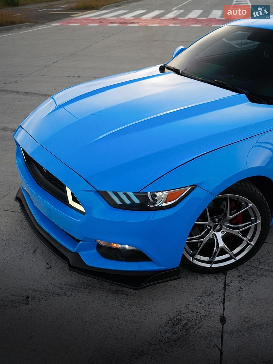 Ford Mustang 2017 VIN 1FA6P8TH8H5305580 фото оголошення 4 з 43