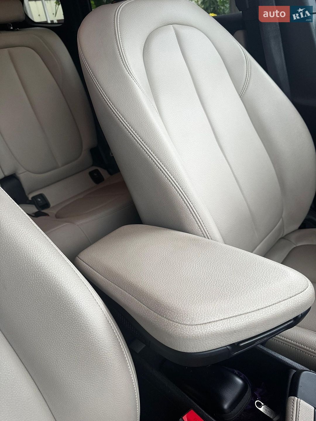 BMW X1 2018 VIN WBXHT3C39J5L33712 фото оголошення 9 з 16
