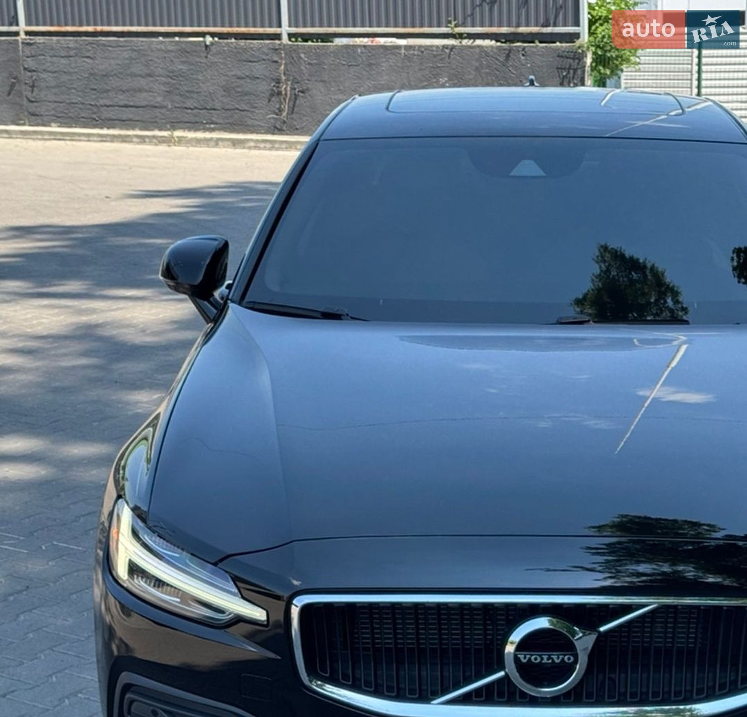Volvo S60 2018 VIN 7JR102FK9KG002916 фото оголошення 3 з 19
