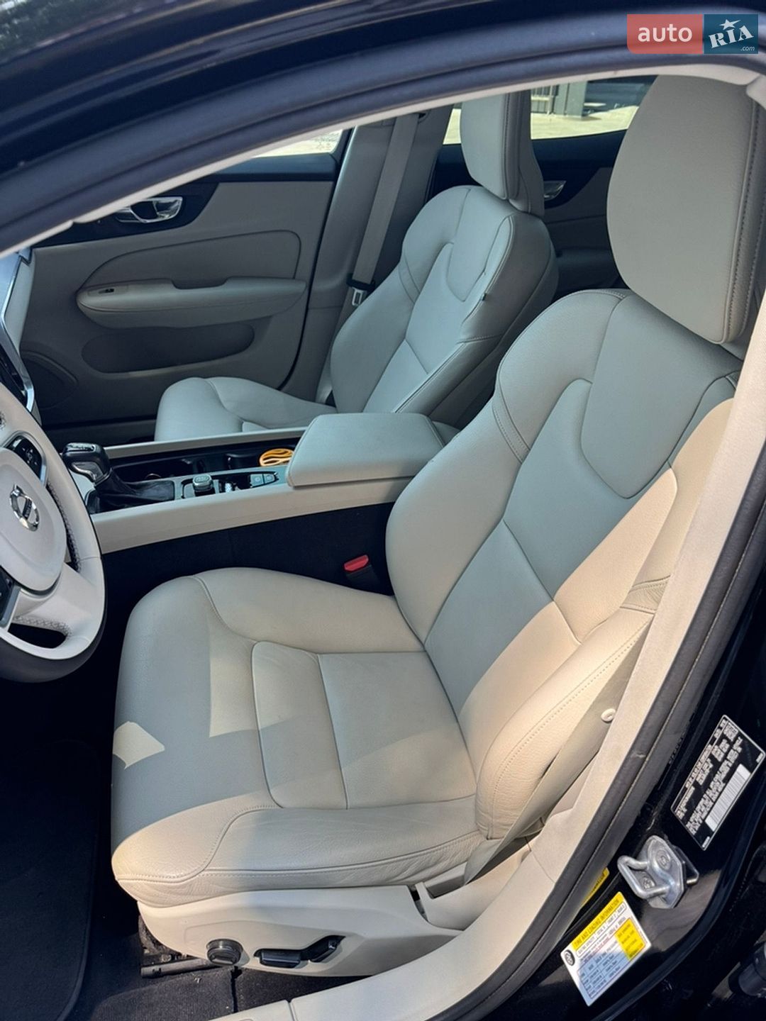 Volvo S60 2018 VIN 7JR102FK9KG002916 фото оголошення 14 з 19