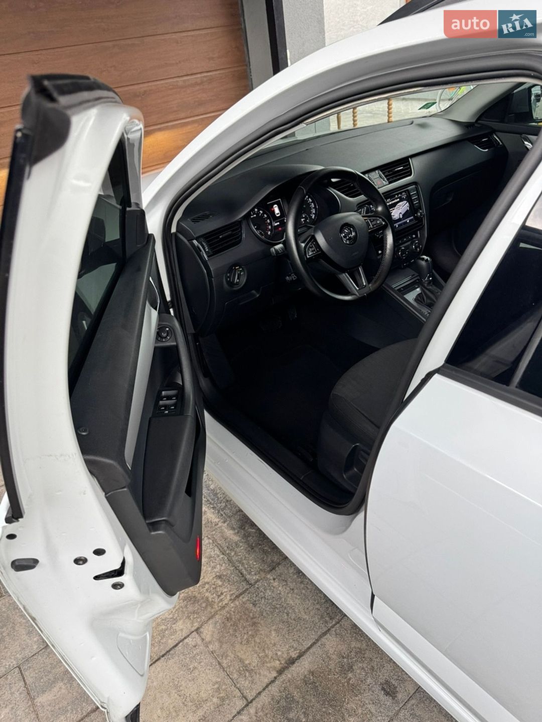 Skoda Octavia 2015 VIN TMBLK7NE5G0089143 фото оголошення 27 з 43