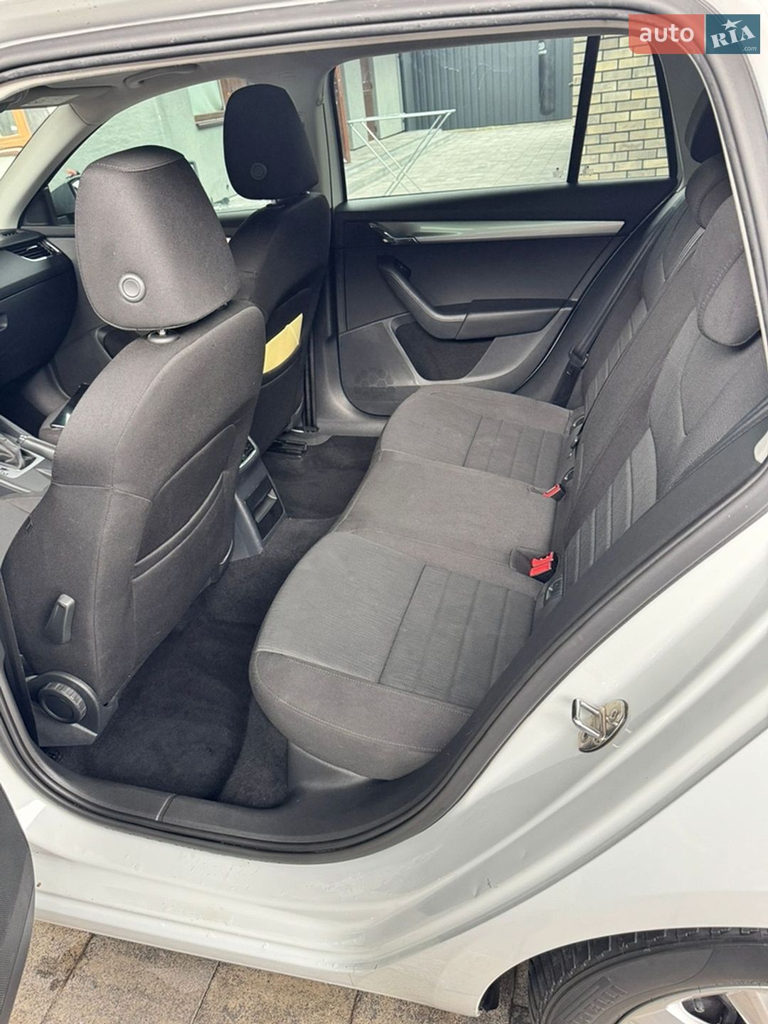 Skoda Octavia 2015 VIN TMBLK7NE5G0089143 фото оголошення 28 з 43