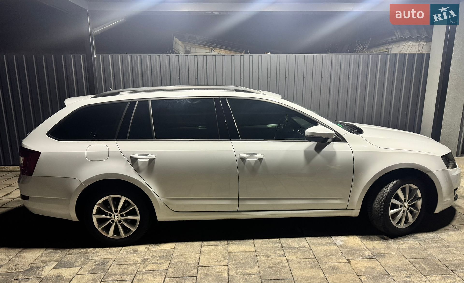 Skoda Octavia 2015 VIN TMBLK7NE5G0089143 фото оголошення 9 з 43