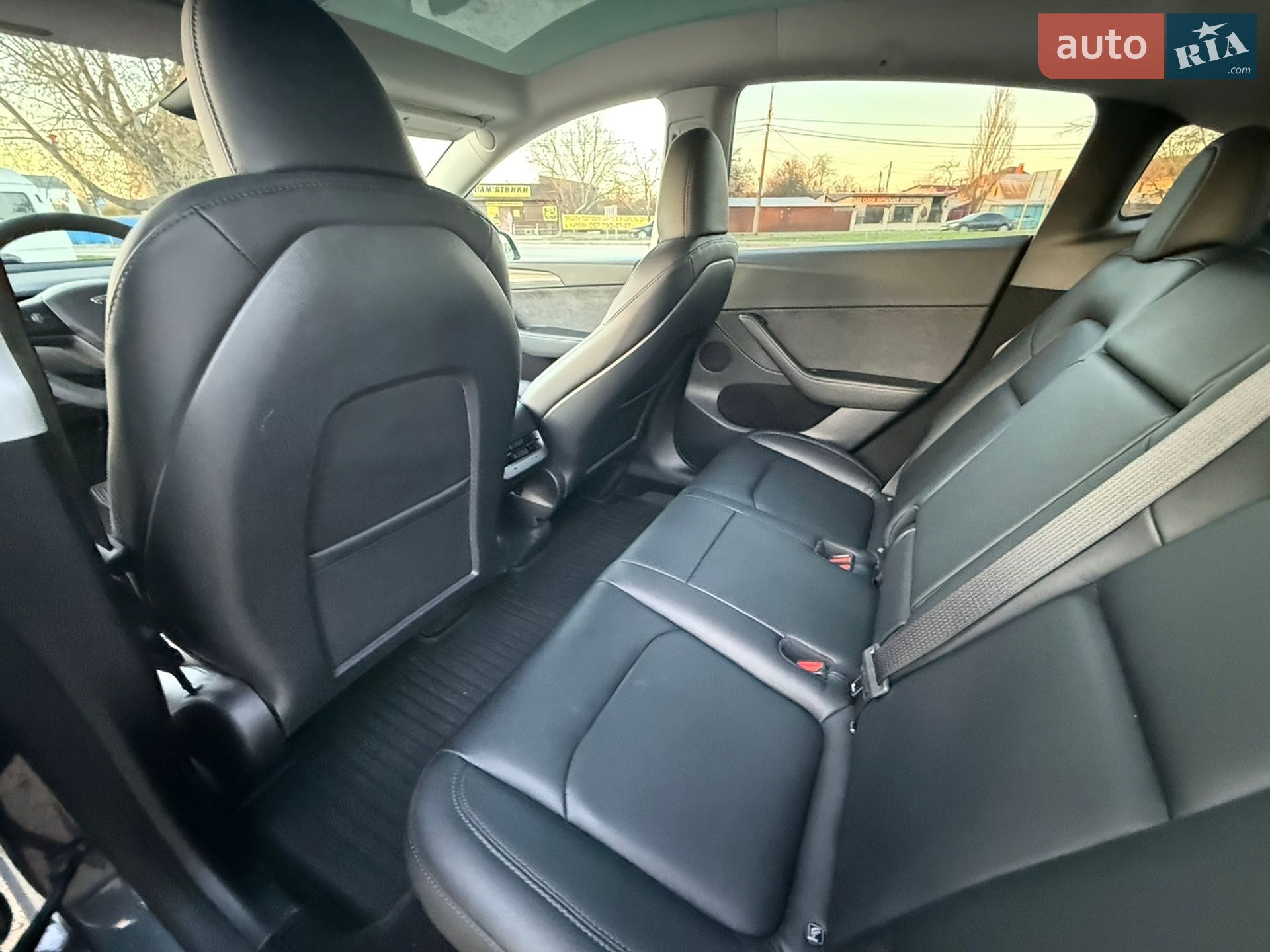 Tesla Model Y 2024 VIN 7SAYGDEE6PA182390 фото оголошення 10 з 17