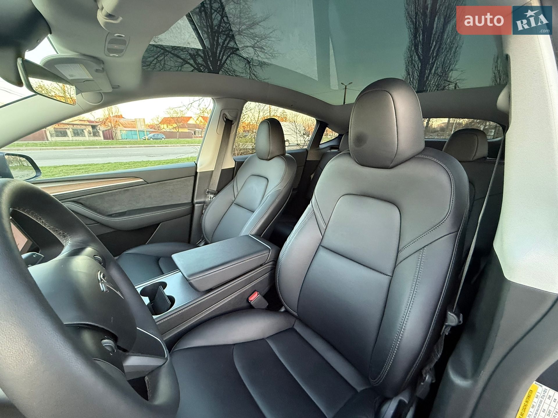 Tesla Model Y 2024 VIN 7SAYGDEE6PA182390 фото оголошення 11 з 17